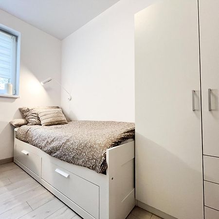 弗罗茨瓦夫Walk To Park, Modern 2Bd Kitchen! Balcony, Parking公寓 外观 照片